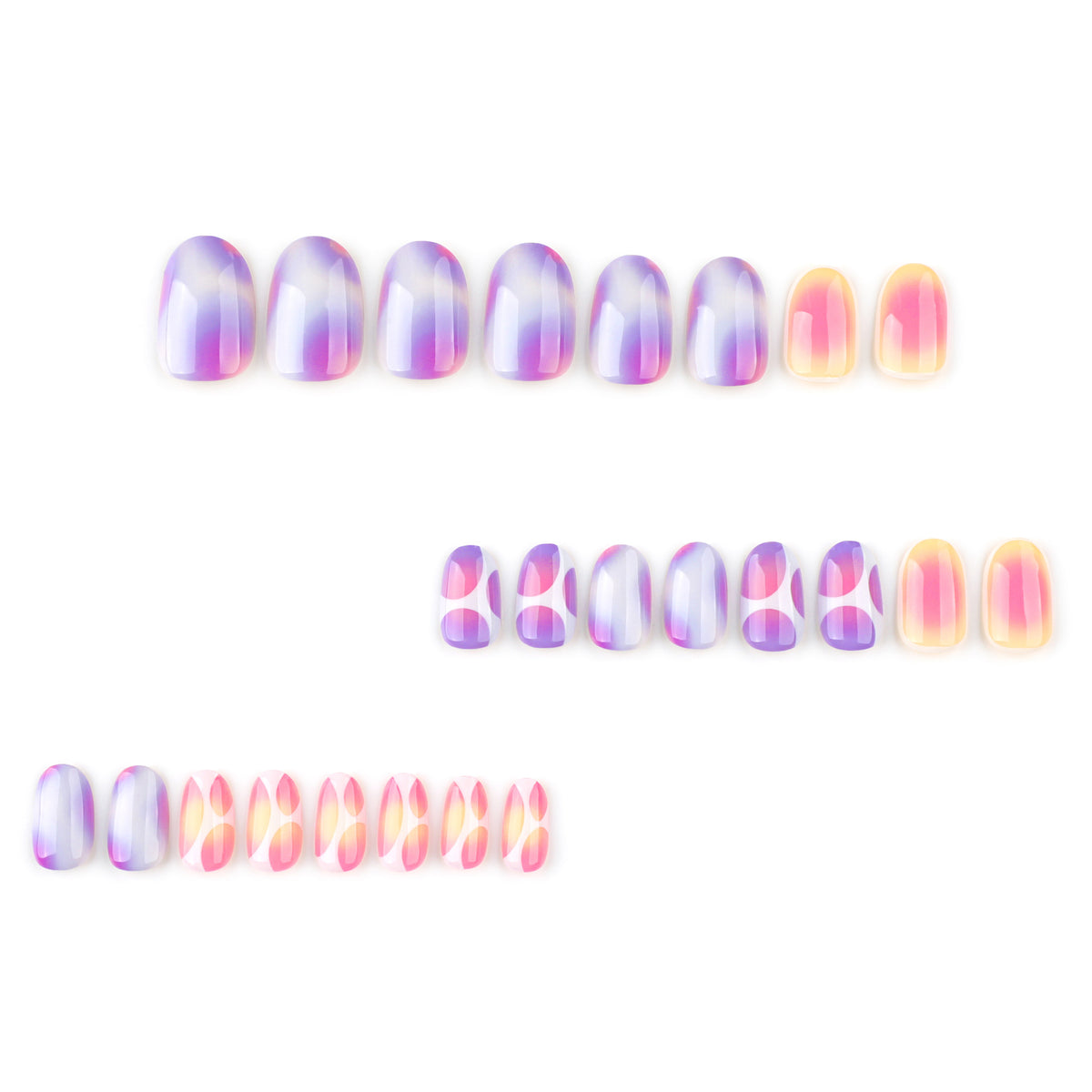 Elegante und kreative Nagelkunst mit sanftem Farbverlauf und geometrischen Akzenten Brehn