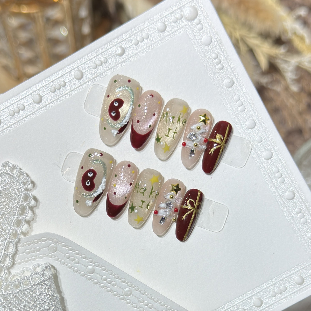 Festliches Press-On Nail Art Set mit Weihnachtsdesigns Brehn