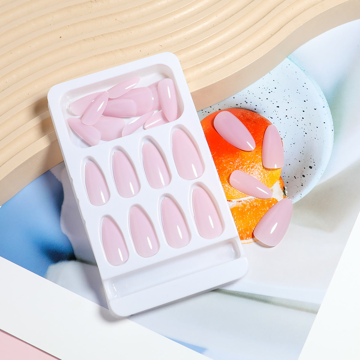 Press-On Nail Kit mit Mandelform und natürlichem Finish Brehn
