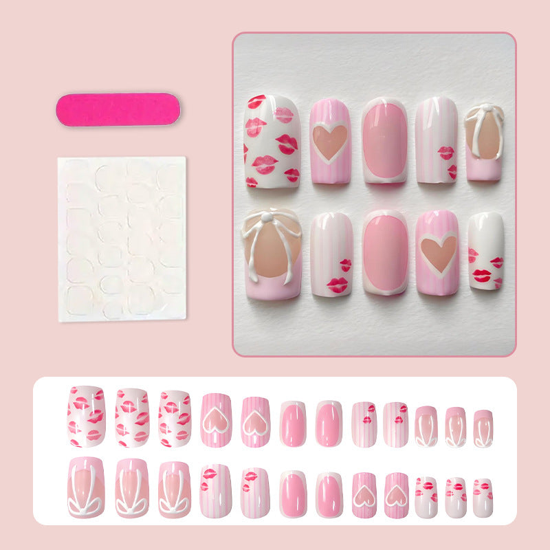 Kunstnagelset mit liebevollen Herz- und Lippenmotiven Brehn