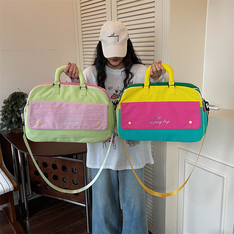 Stylische Weekender-Tasche mit mehreren Fächern