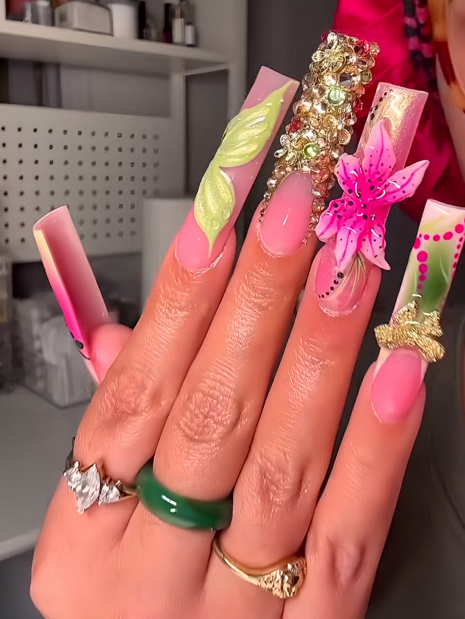 Dekorative lange Press-On-Nagelverlängerungen Brehn