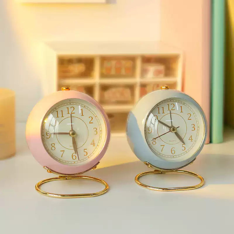 Vintage Tischwecker Im Eleganten Retro-Design Brehn