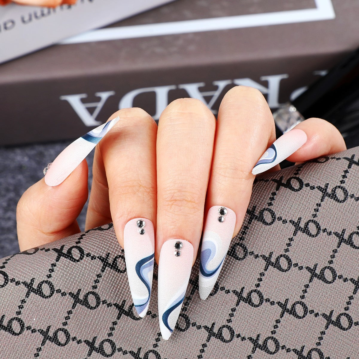 Professionelle Kunstnägel mit eleganten Designs Brehn