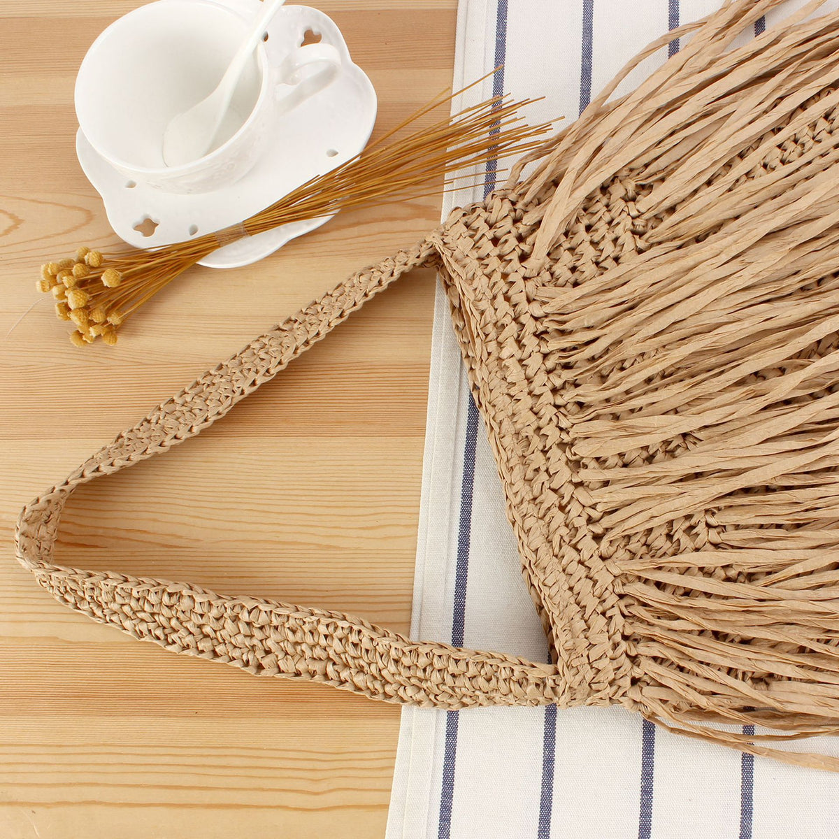 Trendige Strohtasche mit Fransigem Design Brehn