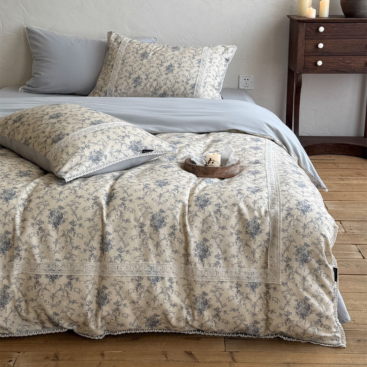 Vintage Toile Baumwolle Bettbezug Set mit Spitzeneinlage und wendbarem einfarbigem Rücken