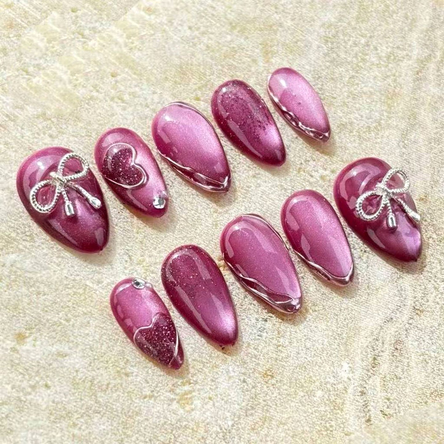 Elegante Kunstnagel-Kollektion mit Glitzermotiven Brehn
