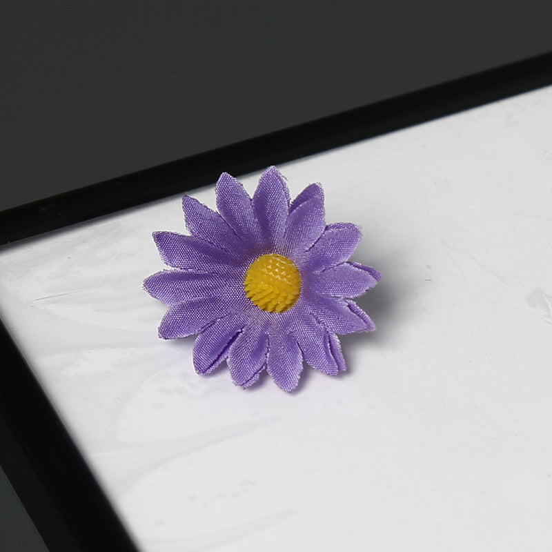 Elegante Stoff Margeritenblume Brosche für dekorativen Gebrauch