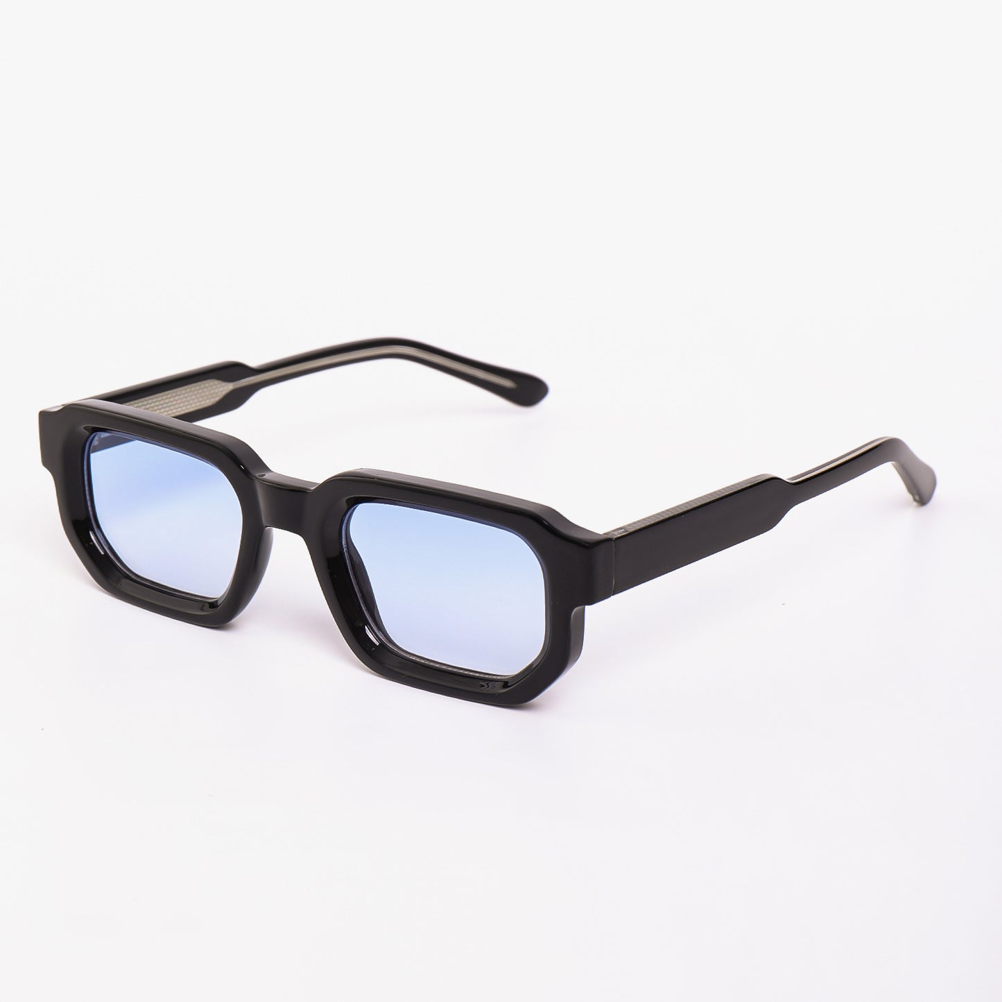 Damen Sonnenbrille im futuristischen Design mit glänzendem Rahmen und modischen Gläsern Brehn
