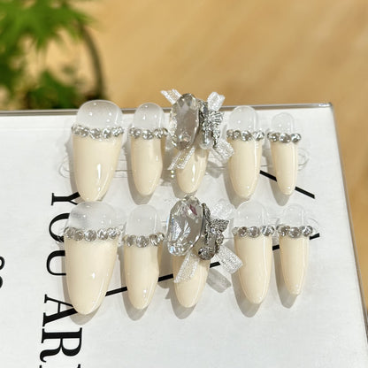 Elegante Press-On Nageldesigns