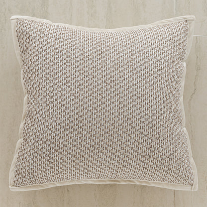 Dekoratives Kissen mit floralem Design
