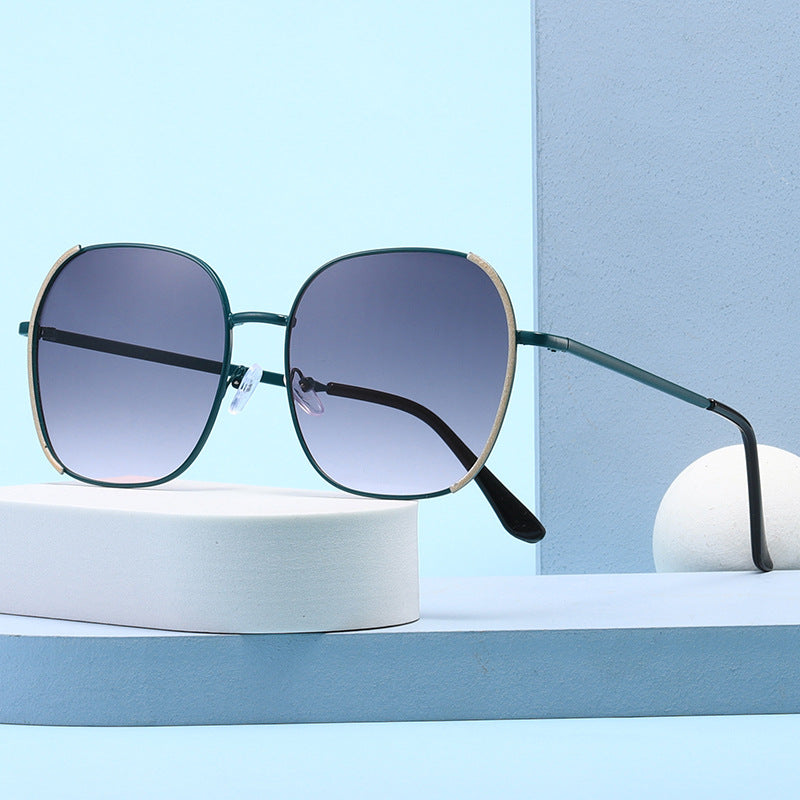 Damen Große quadratische Sonnenbrille mit hochwertigem Metallrahmen Brehn