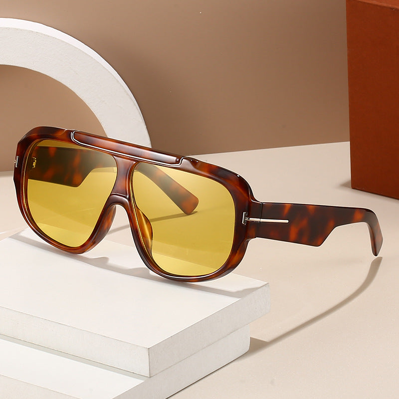 Damen sportliche Sonnenbrille mit stylischem Vollranddesign Brehn