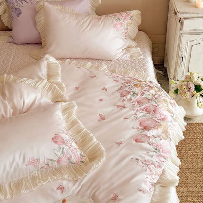 Luxuriöses besticktes Satin-Bettwäscheset mit Rüschen und floralen Details