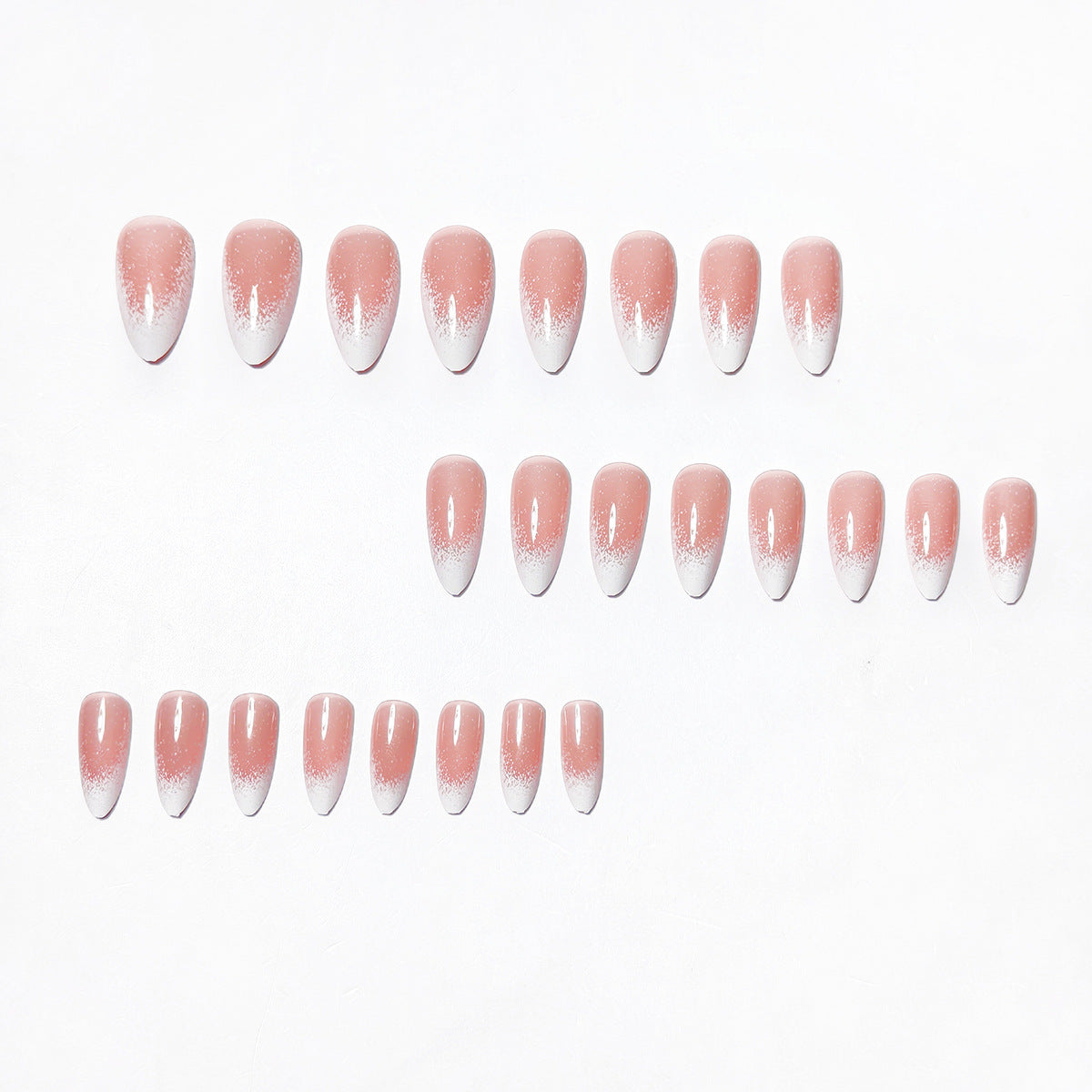 Kreative Kunstnägel mit Elegantem Glitzerdesign Brehn