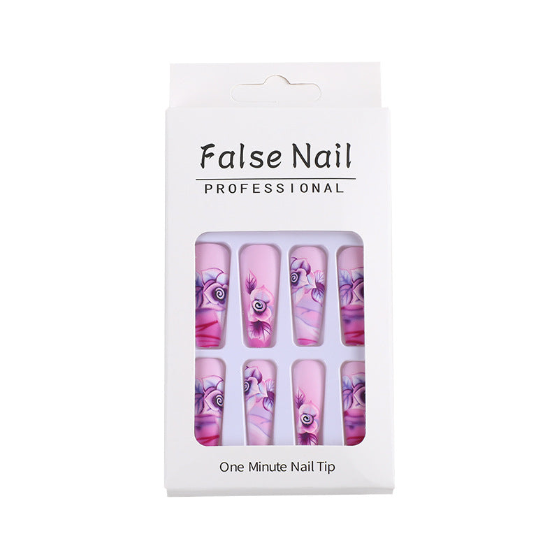 Kunstvolle Nagelspitzen mit floralem Design Brehn