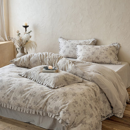 Bettwäsche-Garnitur im Vintage-Look aus Leinen-Baumwollmix mit feinem Blumenprint, Rüschenbordüre und Wendefunktion