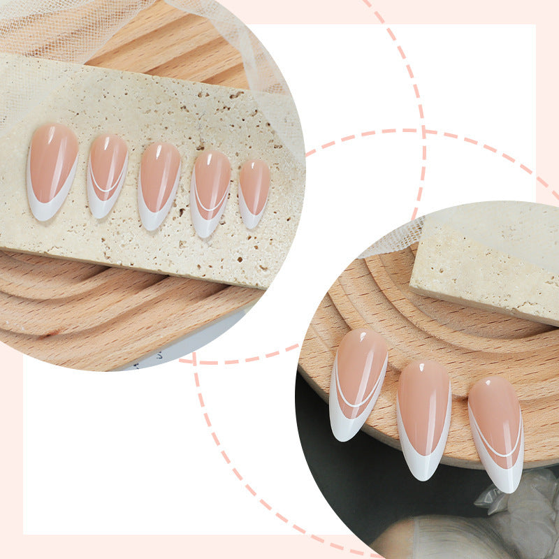 Kunstnagelset mit natürlichem Look und selbstklebenden Tipps Brehn