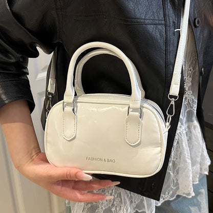 Elegante perlenverzierte Handtasche