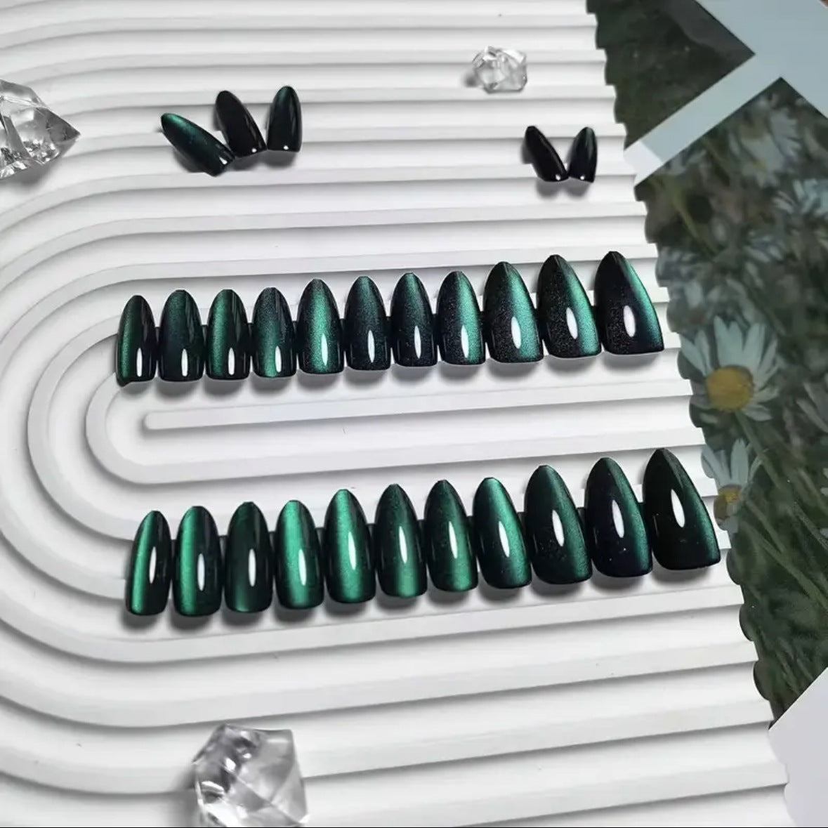 Kunstnagelset mit elegantem Hochglanz und Stiletto-Design Brehn