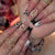 Künstlerisches Nagelkunst Press-On Set mit Blumen- und Tiermustern Brehn