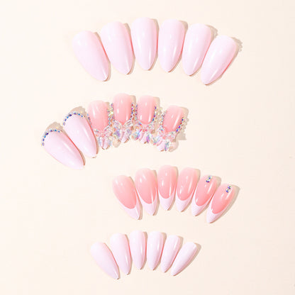 Elegantes Stiletto-Nagelkunst-Set mit Strass Brehn