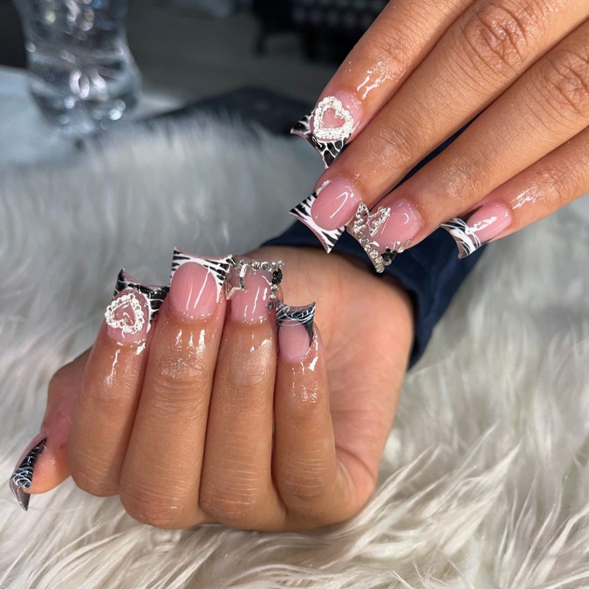Glamouröse Strassakzent-Nagelerweiterungen Brehn