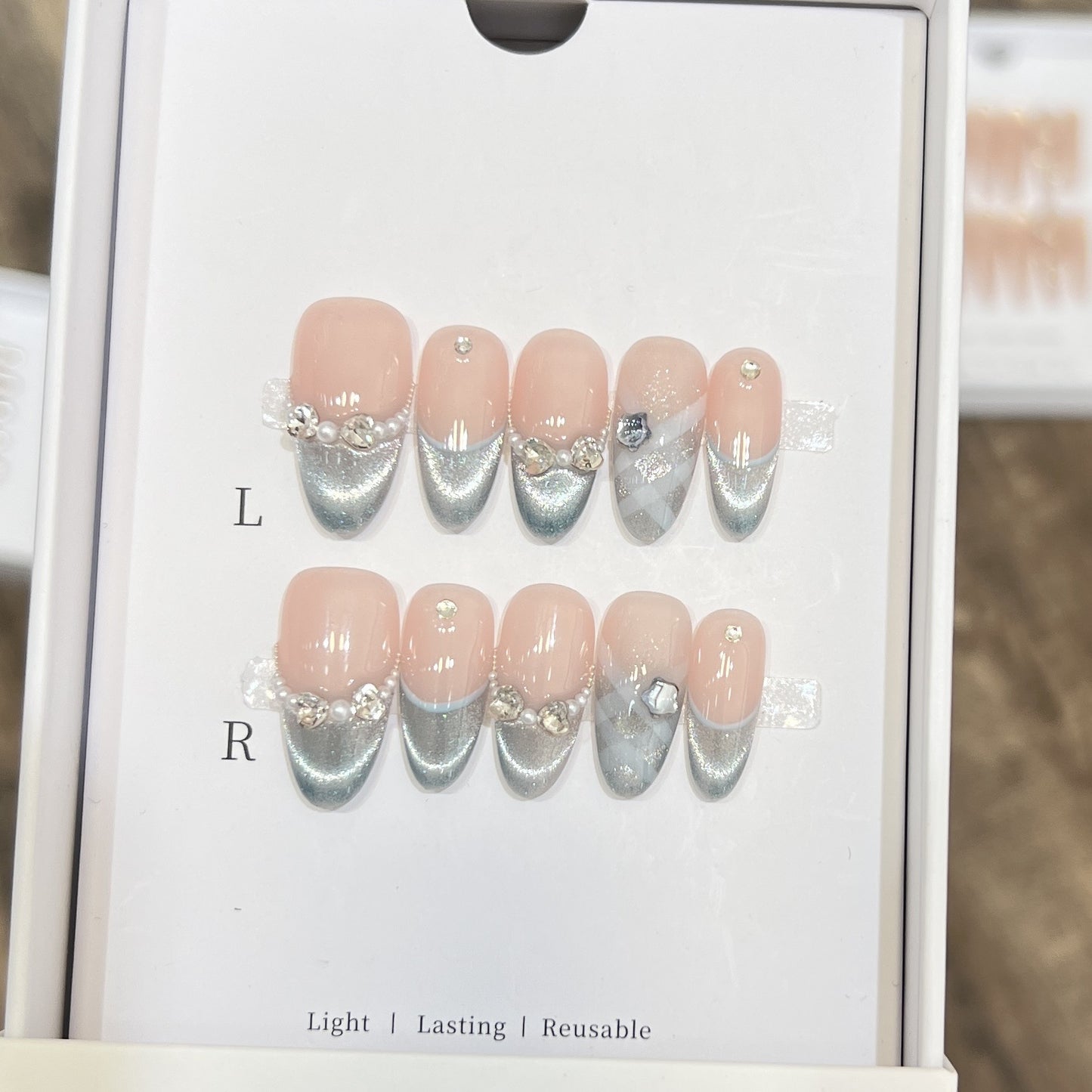 Elegante wiederverwendbare French Tip Press-On Nagelset Brehn