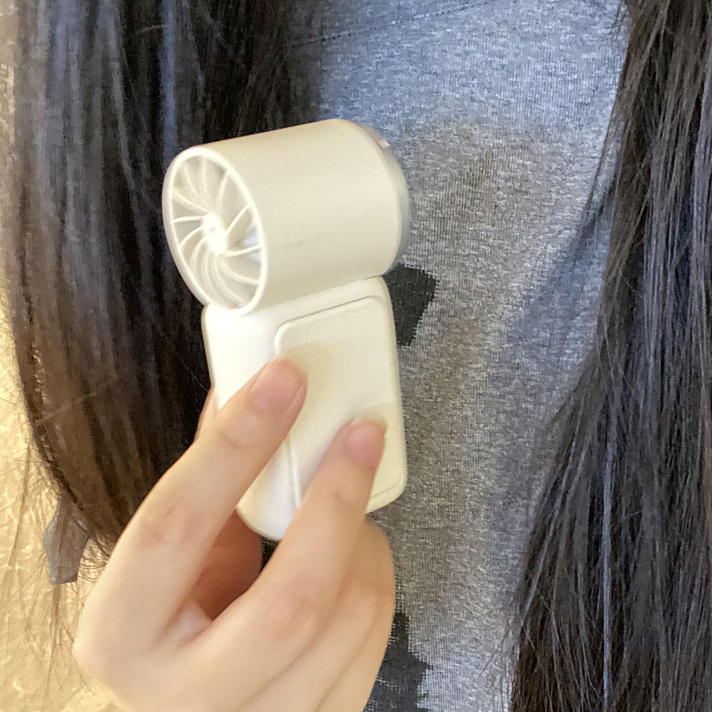 Unisex nan kompakt USB wiederaufladbarer bladeless Handventilator mit digitalem LED-Display Brehn