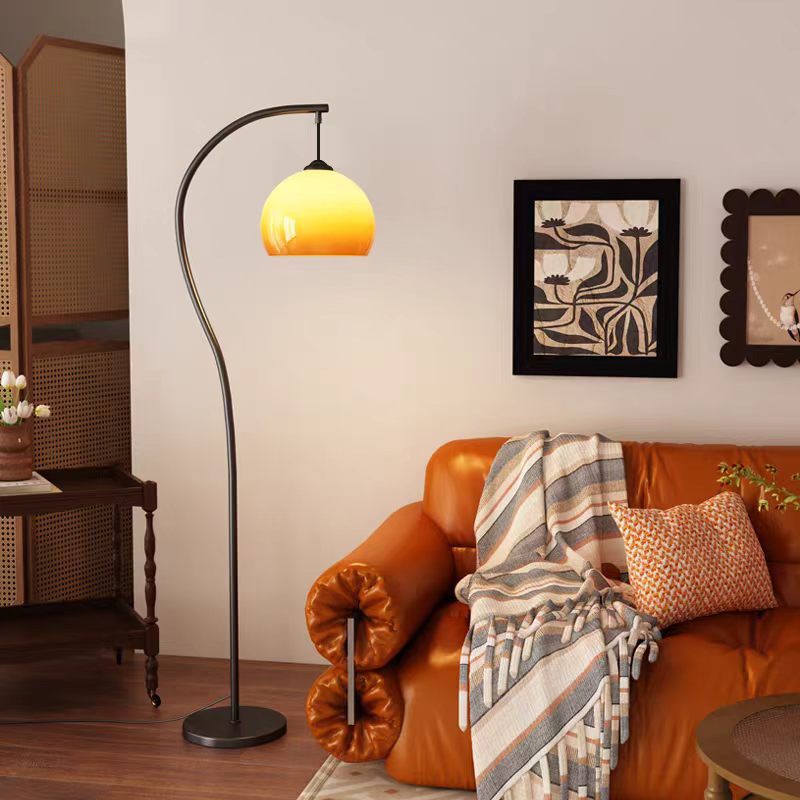Arc Stehlampe mit Kuppelschirm