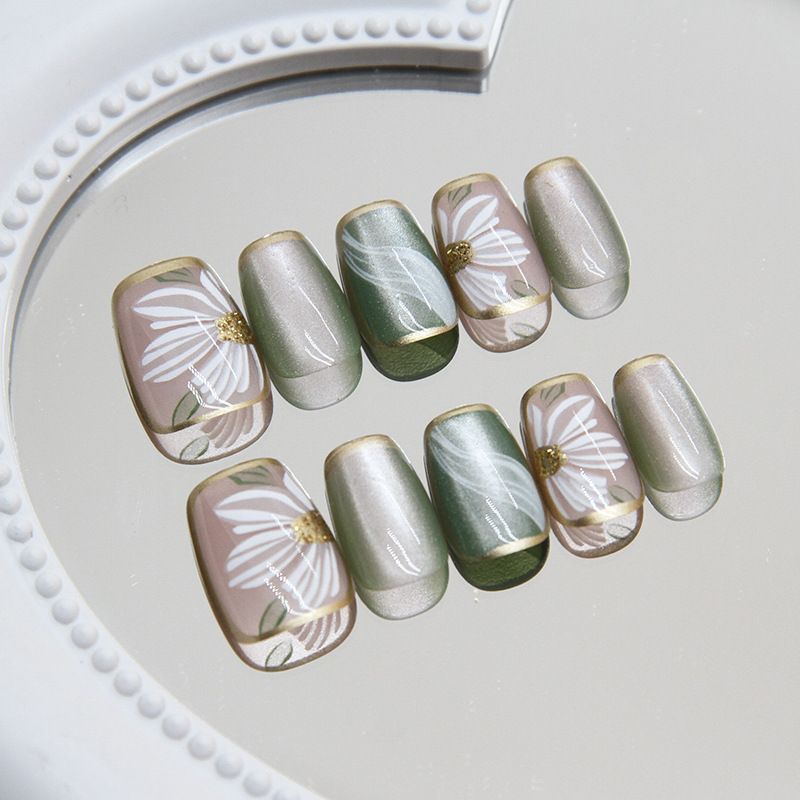 Künstlerische Blumen- und minimalistische Fingernägel zum Aufkleben Brehn