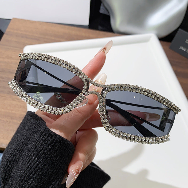 Damen Cat-Eye Sonnenbrille mit funkelndem Kristallrahmen Brehn