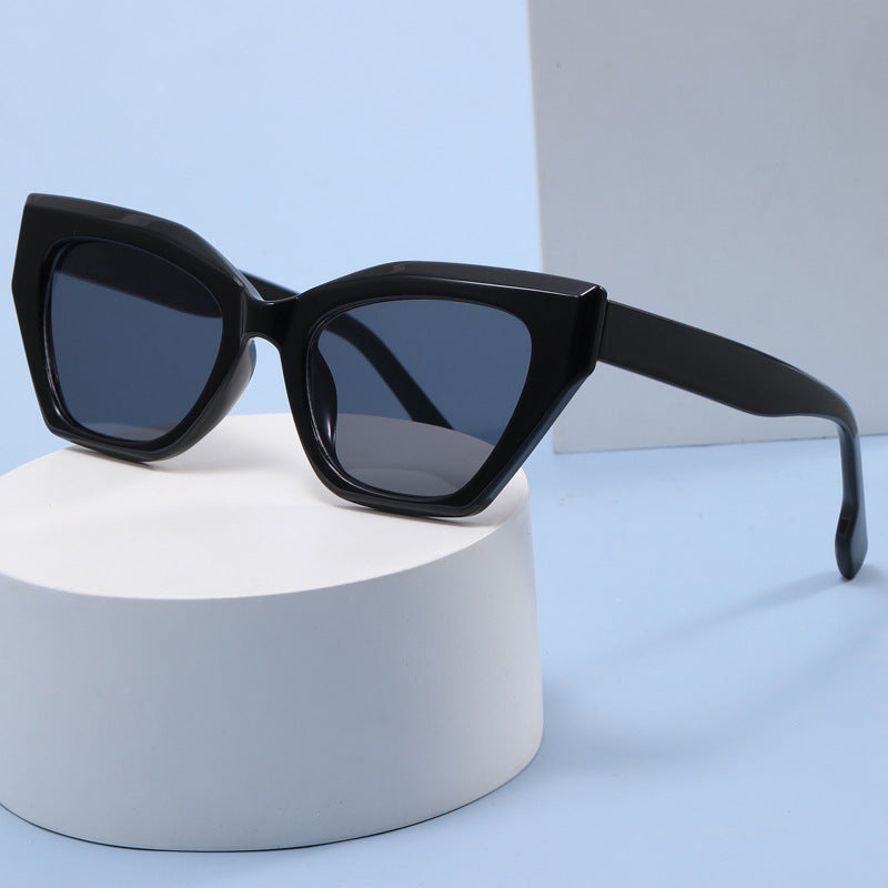 Damen asymmetrische Oversized-Sonnenbrille mit trendigem Rahmen Brehn