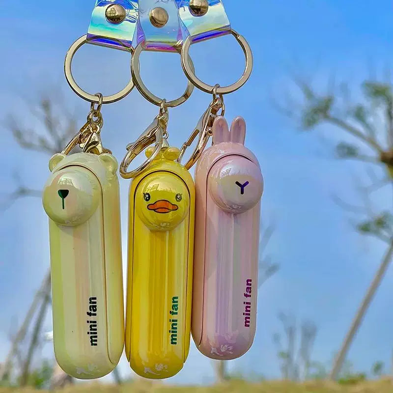 Unisex Einheitsgröße wiederaufladbarer Schlüsselanhänger Handheld Mini-Fan mit Handgelenkschlaufe und neuartigem Frosch Charm Brehn