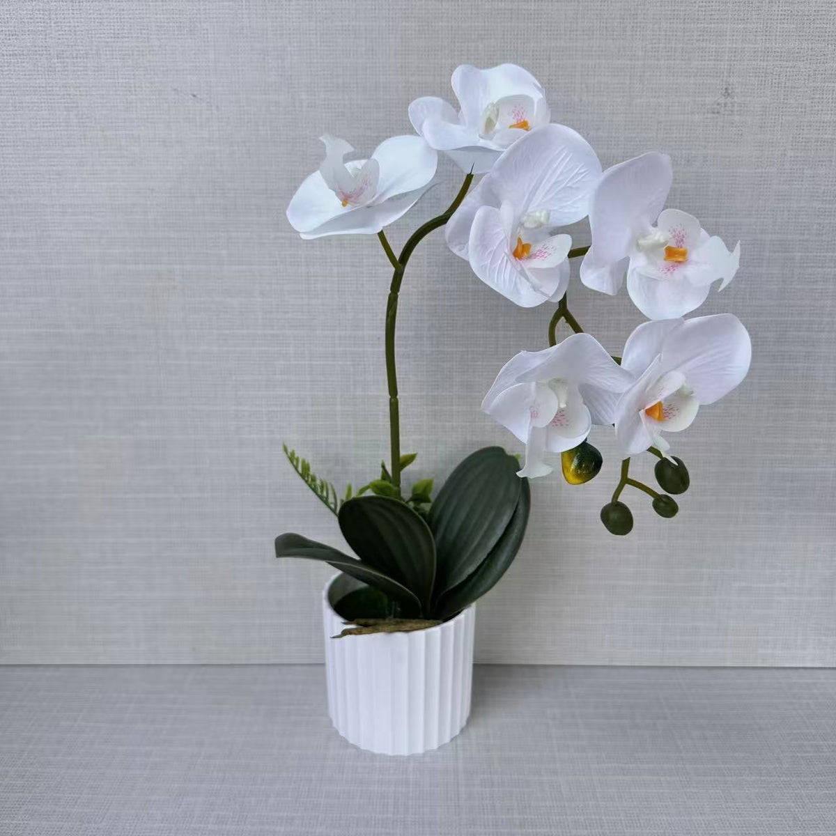 Realistische Kunst-Orchideenpflanzenanordnung