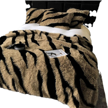 Kunstfell-Bettüberwurf mit Zebra-Muster und Zierkissen-Set