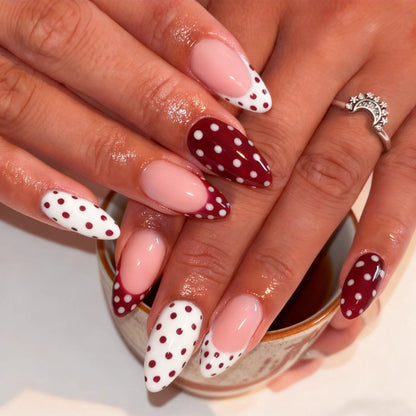 Trendiges Polka Dot Nagelkunstset Brehn