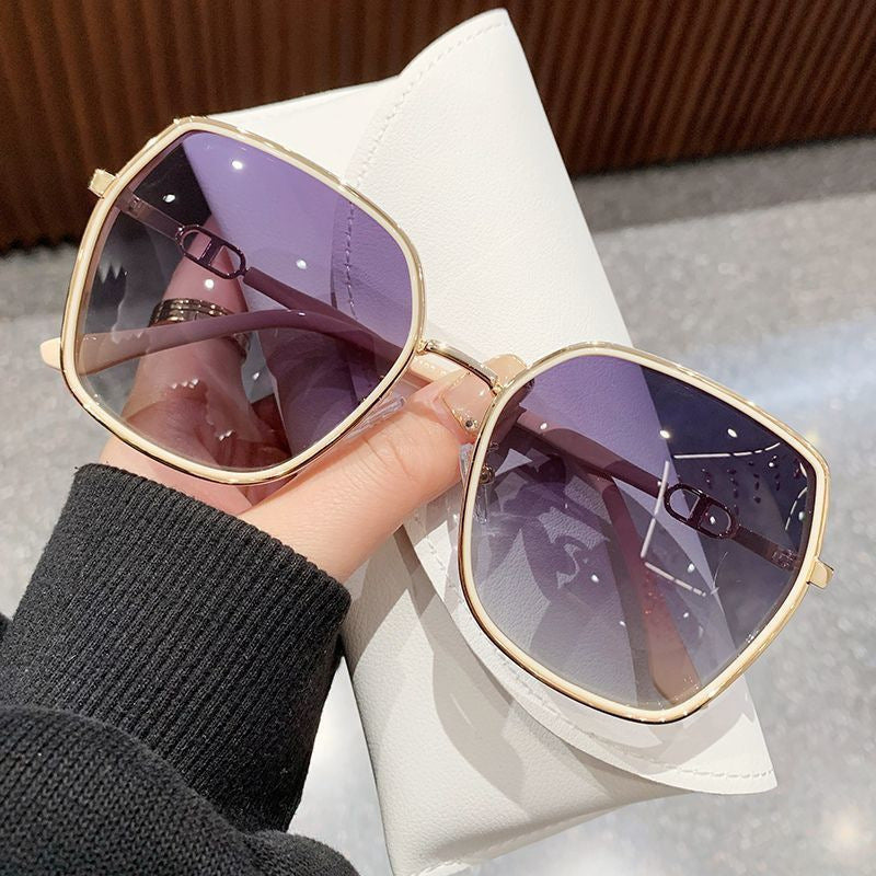 Damen stilvolle Sonnenbrille im modernen Design Brehn