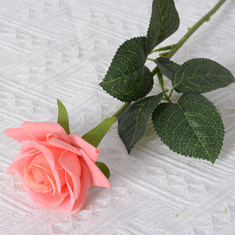 Elegante künstliche Rosen Dekoration