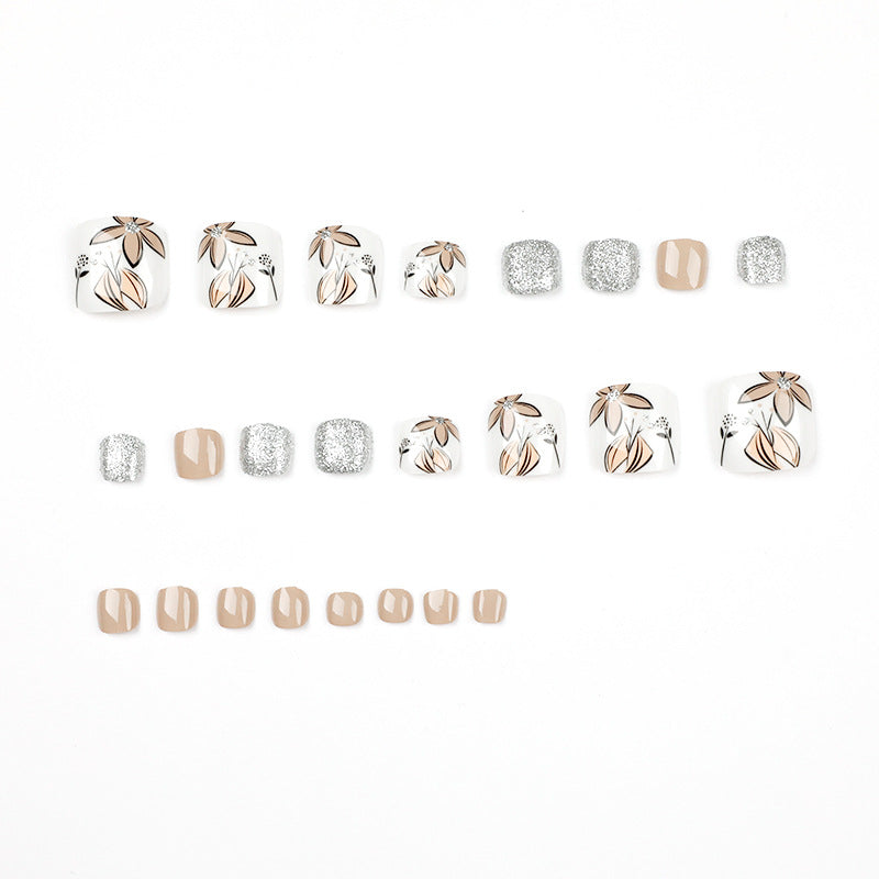 Kunstvolle Nagelkunst mit floralen Designs Brehn
