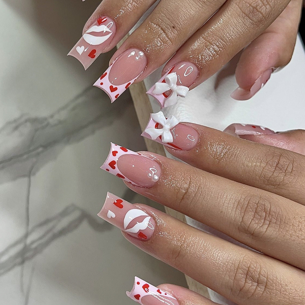 Kreative 3D Herz- und Schleifen-Nagelkunst-Erweiterungen Brehn