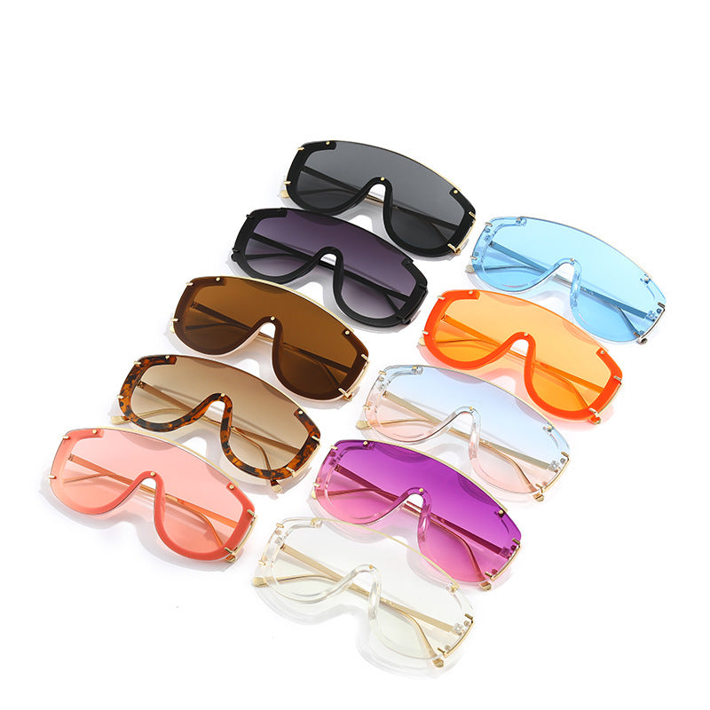 Modebewusste futuristische Schild-Sonnenbrille Brehn
