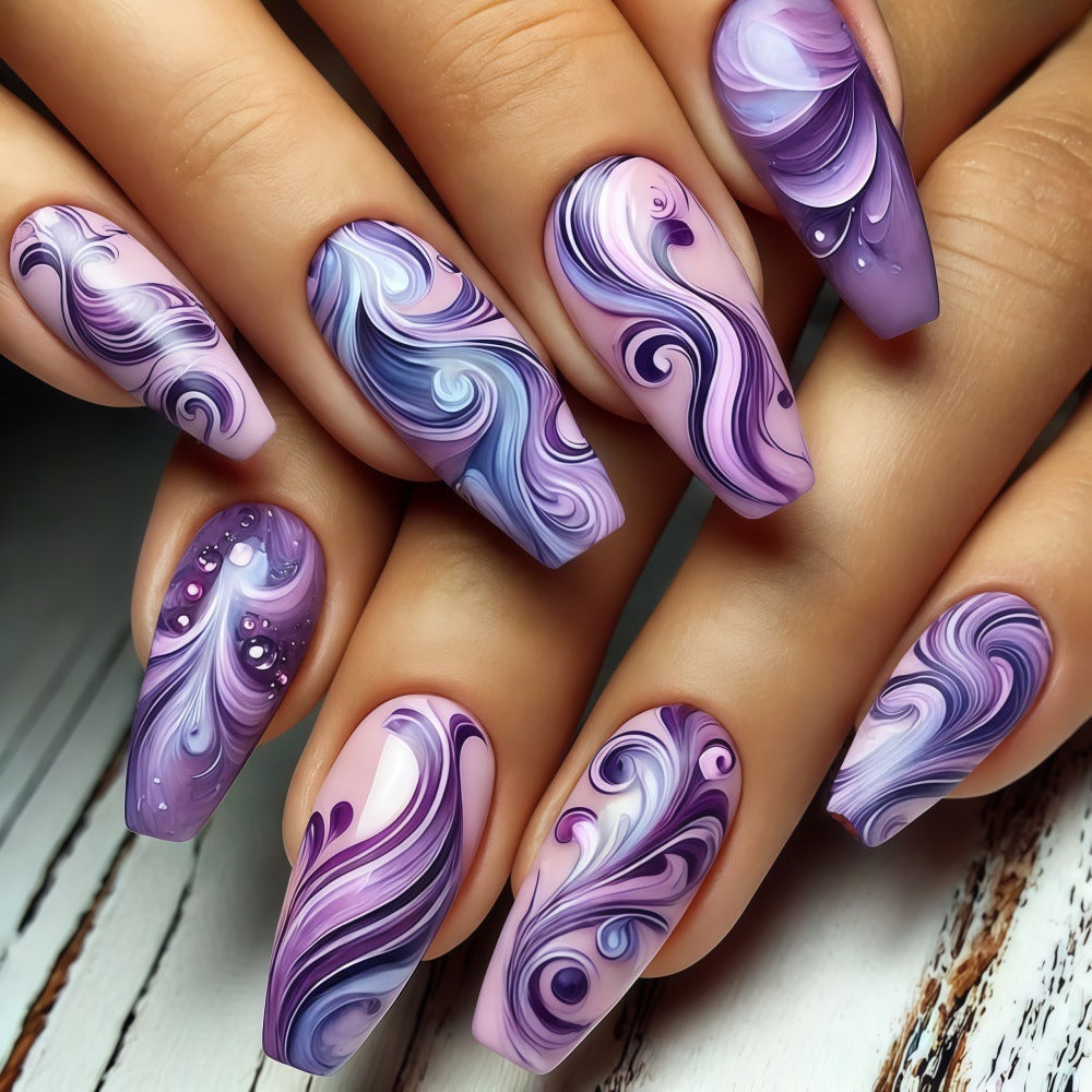 Kunstnägel mit elegantem Marmor-Design Brehn