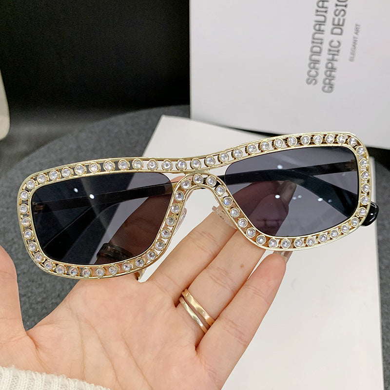 Damen extravagante Cat-Eye Sonnenbrille mit goldenen Akzenten Brehn