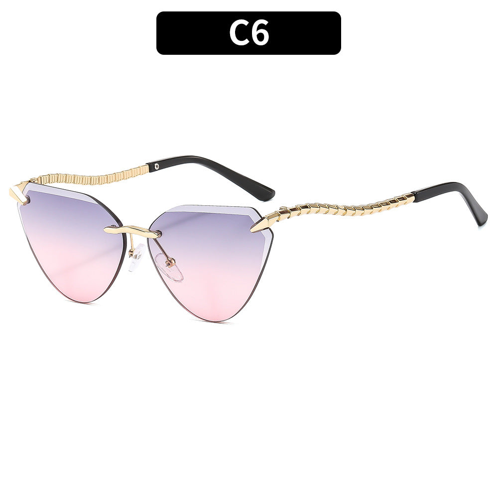 Elegante Cateye-Sonnenbrille mit strukturierten Bügeln