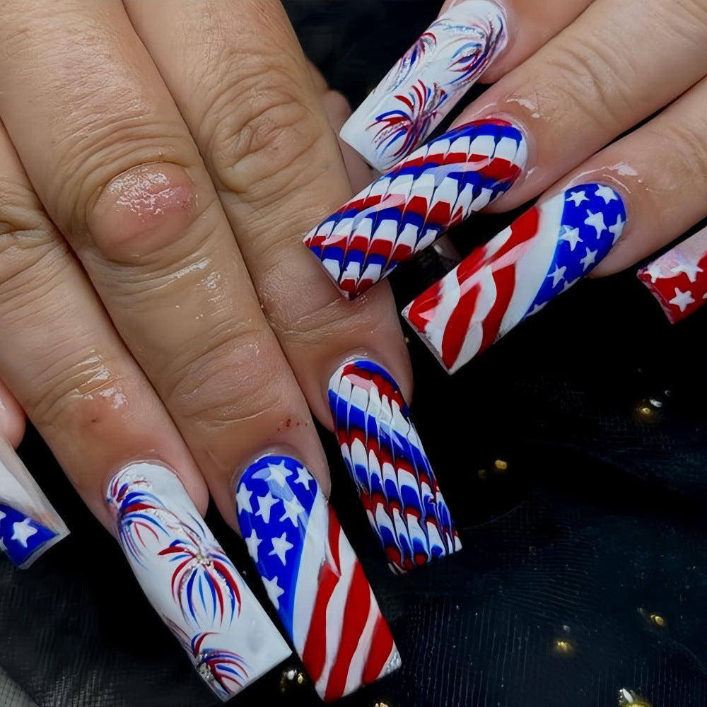 Kunstnägel mit patriotischen Mustern Brehn