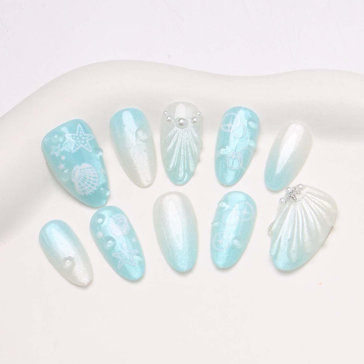 Künstlerisches vom Ozean inspiriertes Press-On Nail Set Brehn