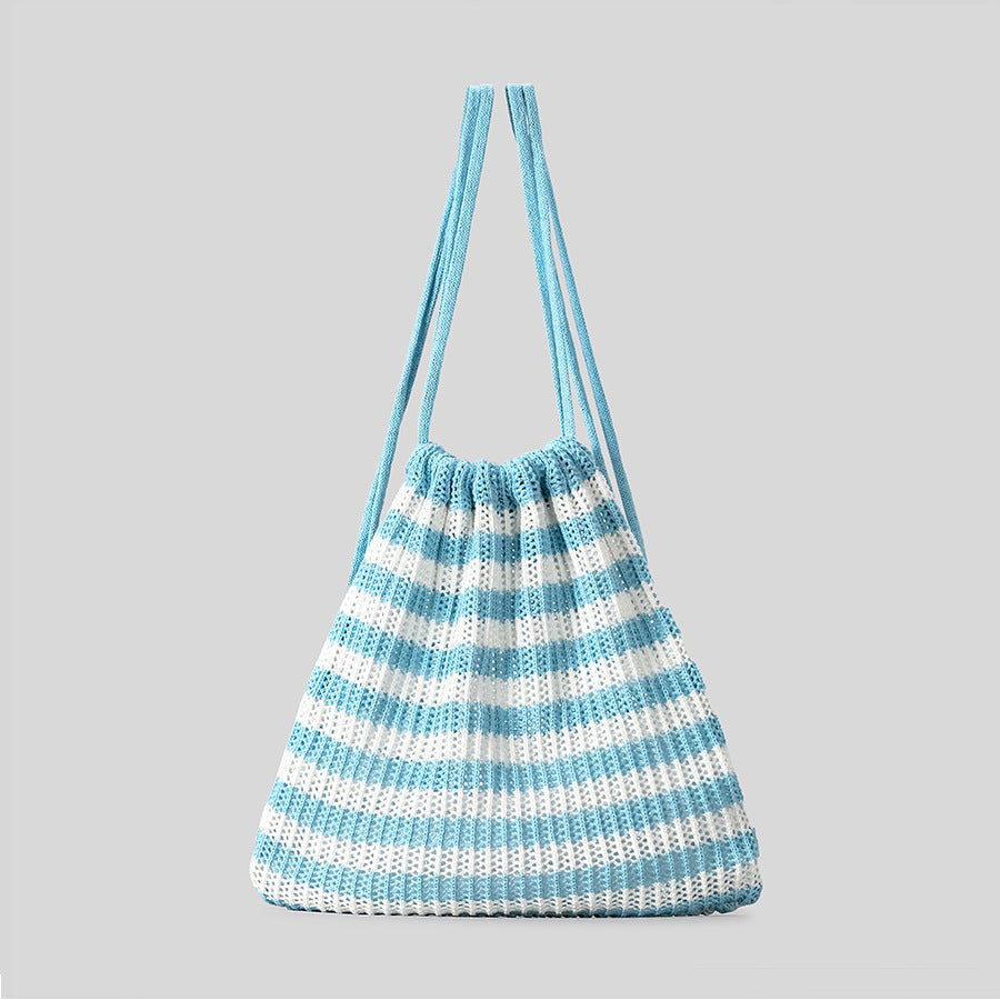 Leichte gestreifte Häkel-Tasche