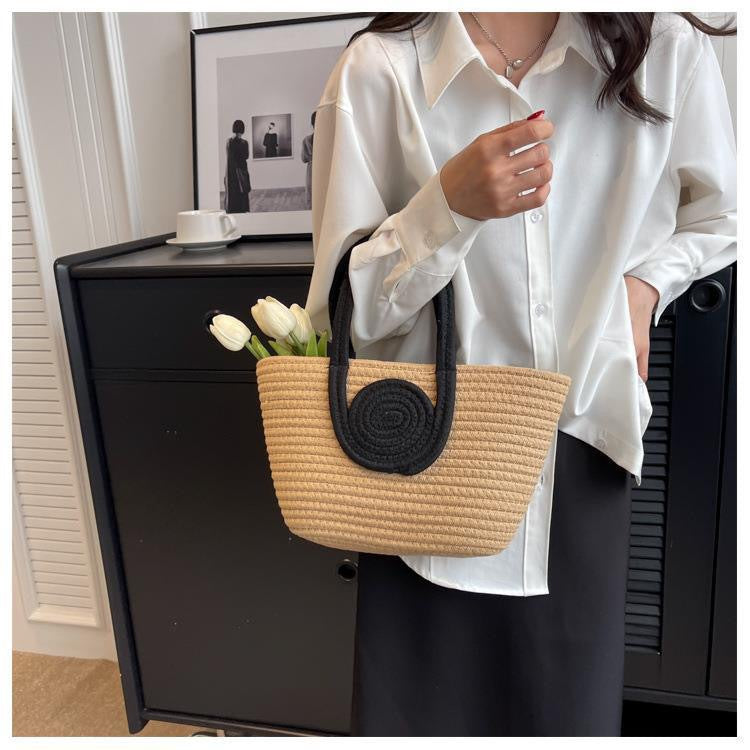 Trendige Handtasche Aus Geflochtenem Naturmaterial Brehn