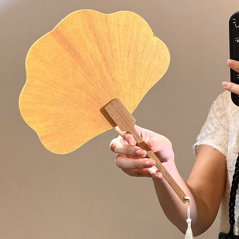 Handgefächer mit Elegantem Kirschblütenmuster Brehn